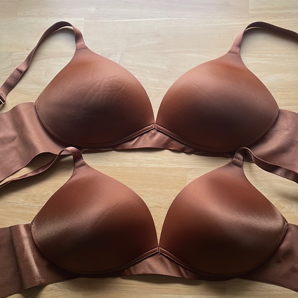 Pair of Wireless Bras